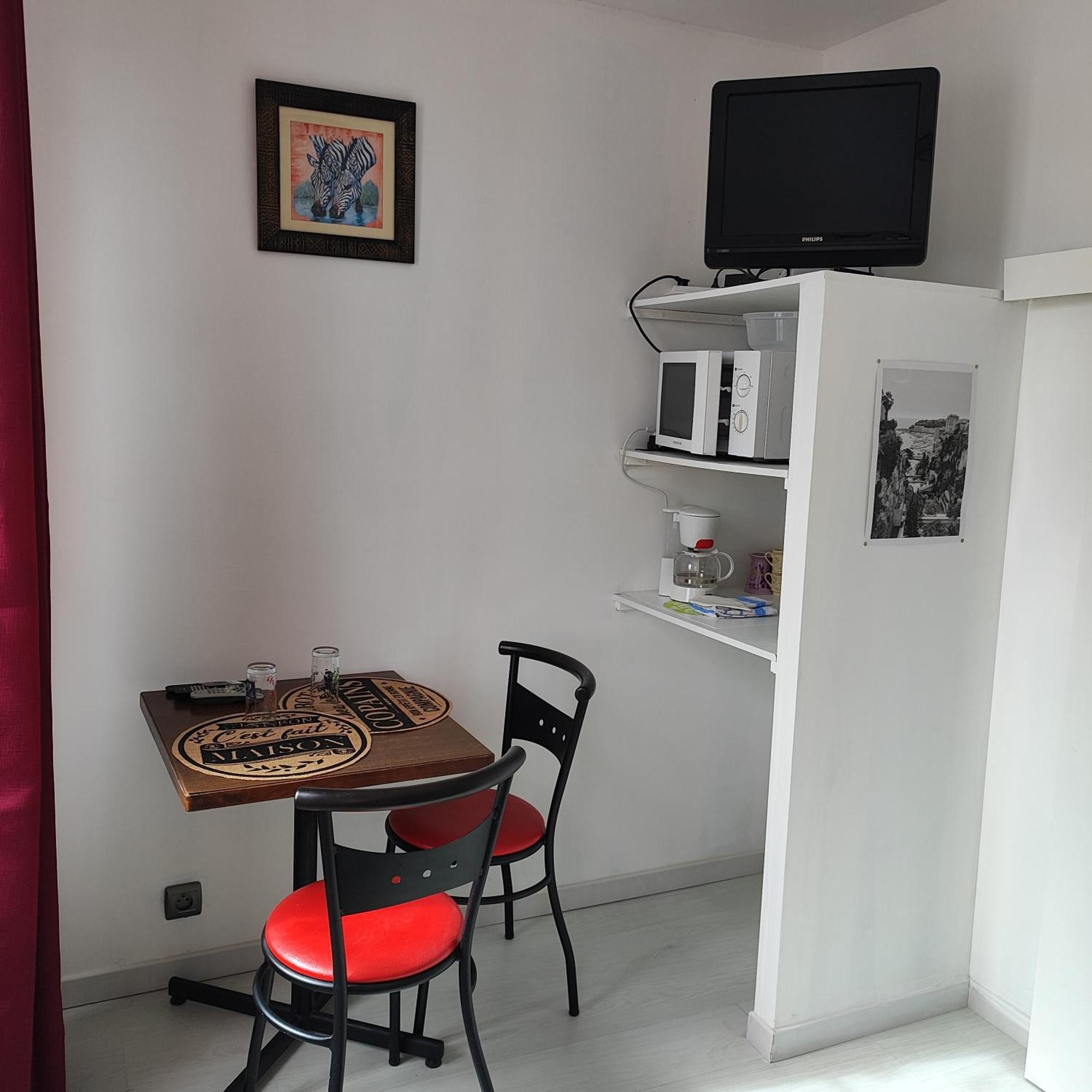 Gite Pour 6 Ou Chambre Pour 2 A Formigny Ngoại thất bức ảnh