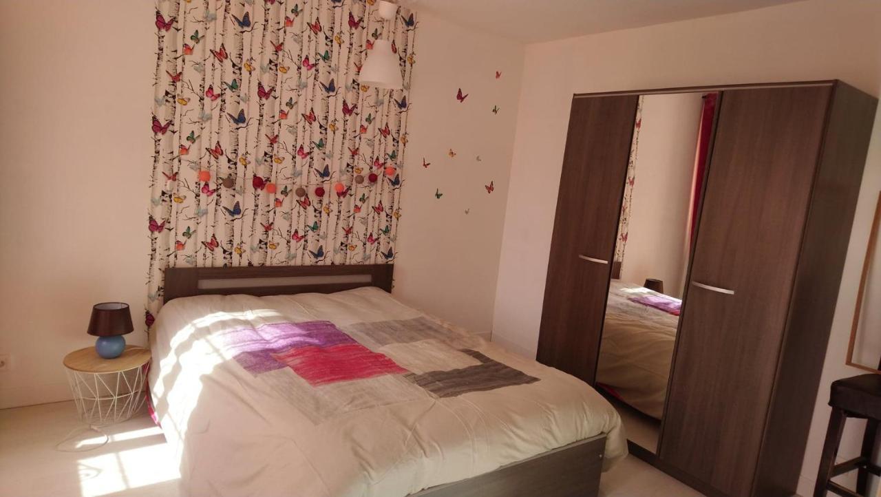 Gite Pour 6 Ou Chambre Pour 2 A Formigny Ngoại thất bức ảnh